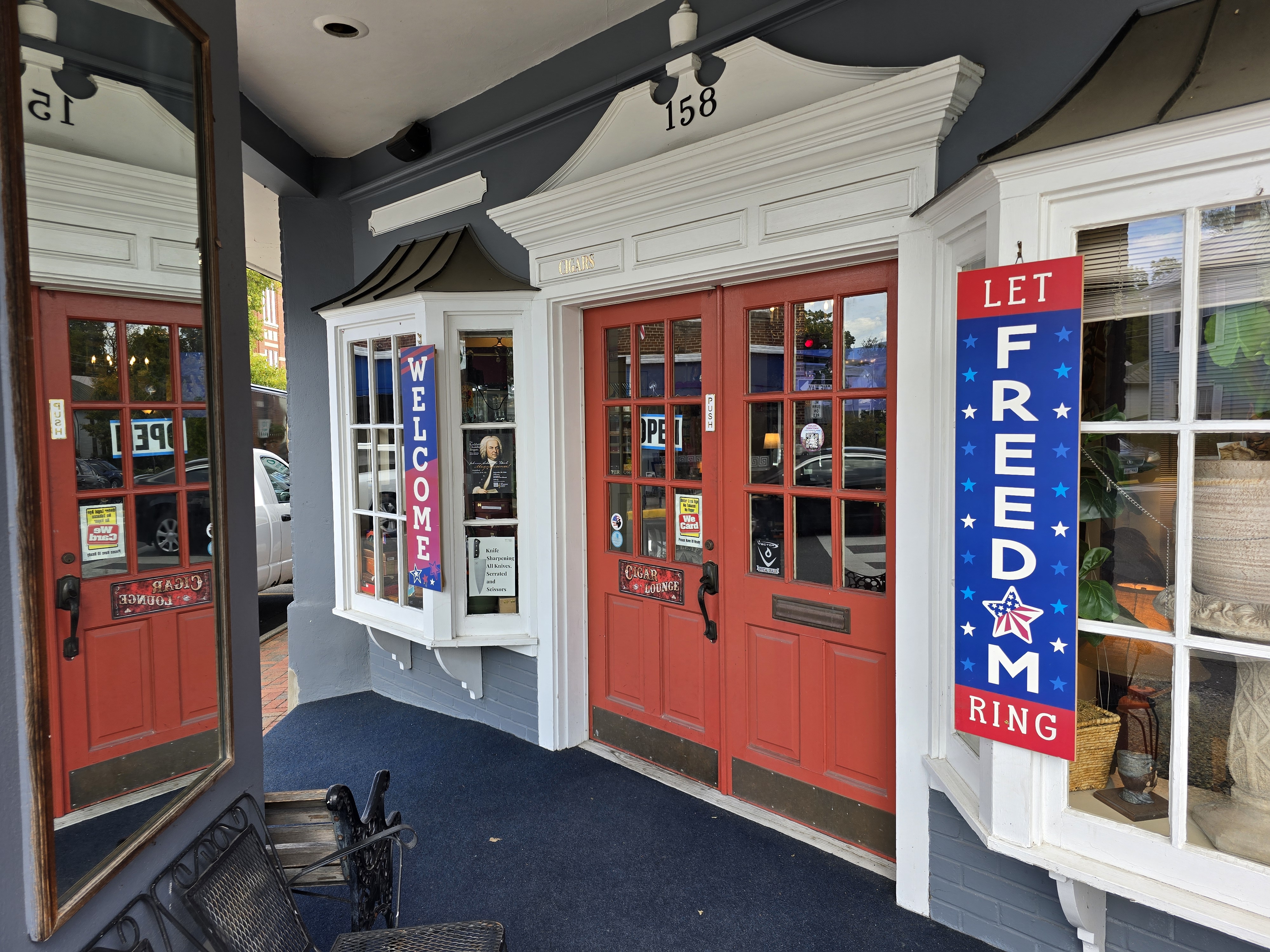 Lexington Cigars & Lounge in Lexington, VA