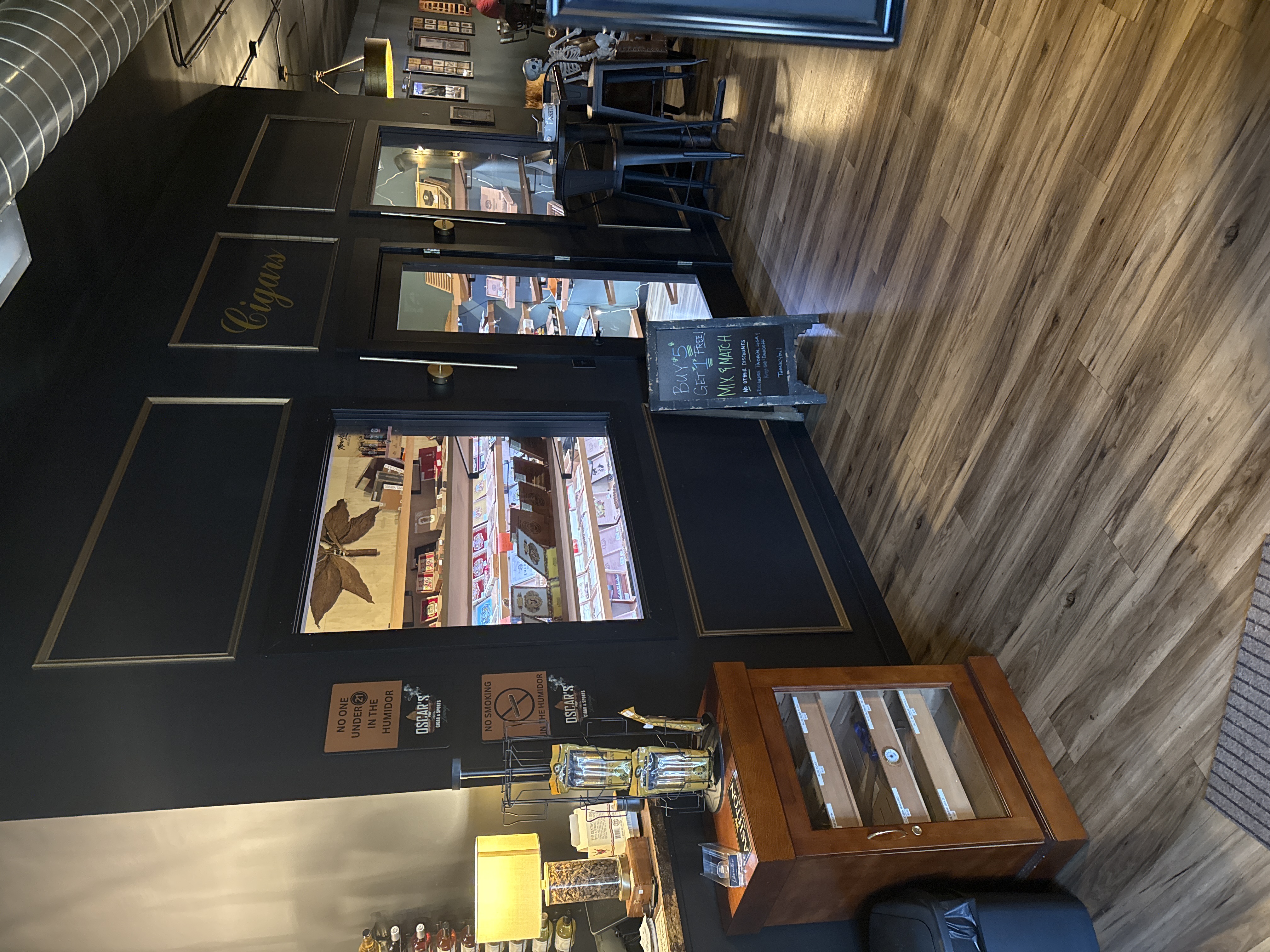 Oscar's Cigar & Sports Lounge