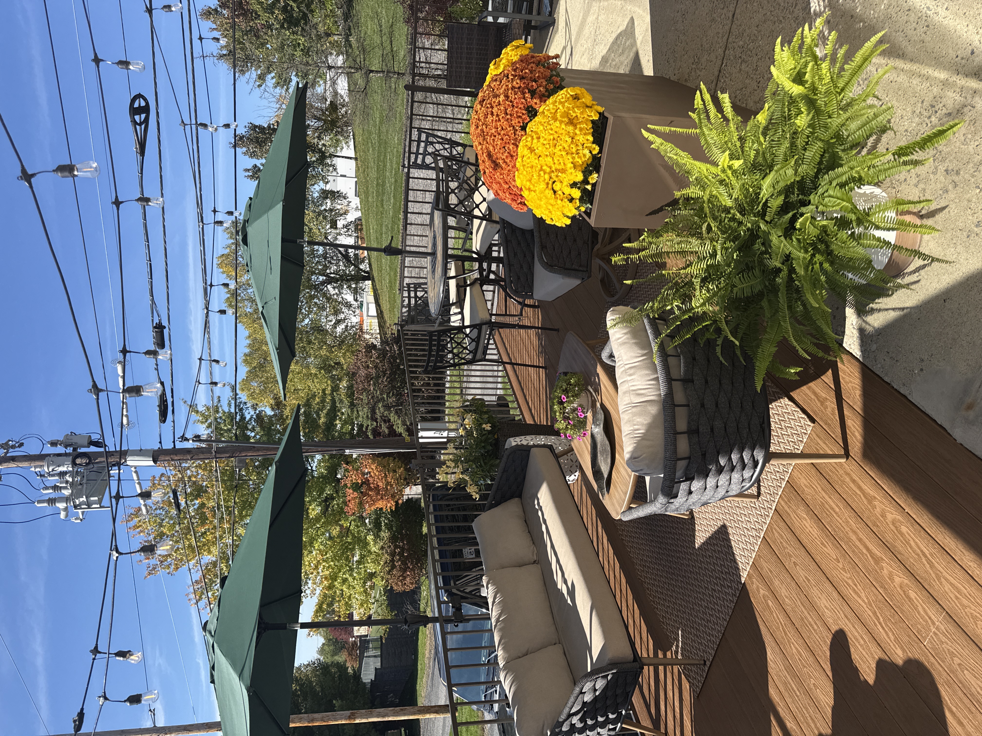 Oscar's Cigar & Sports Lounge