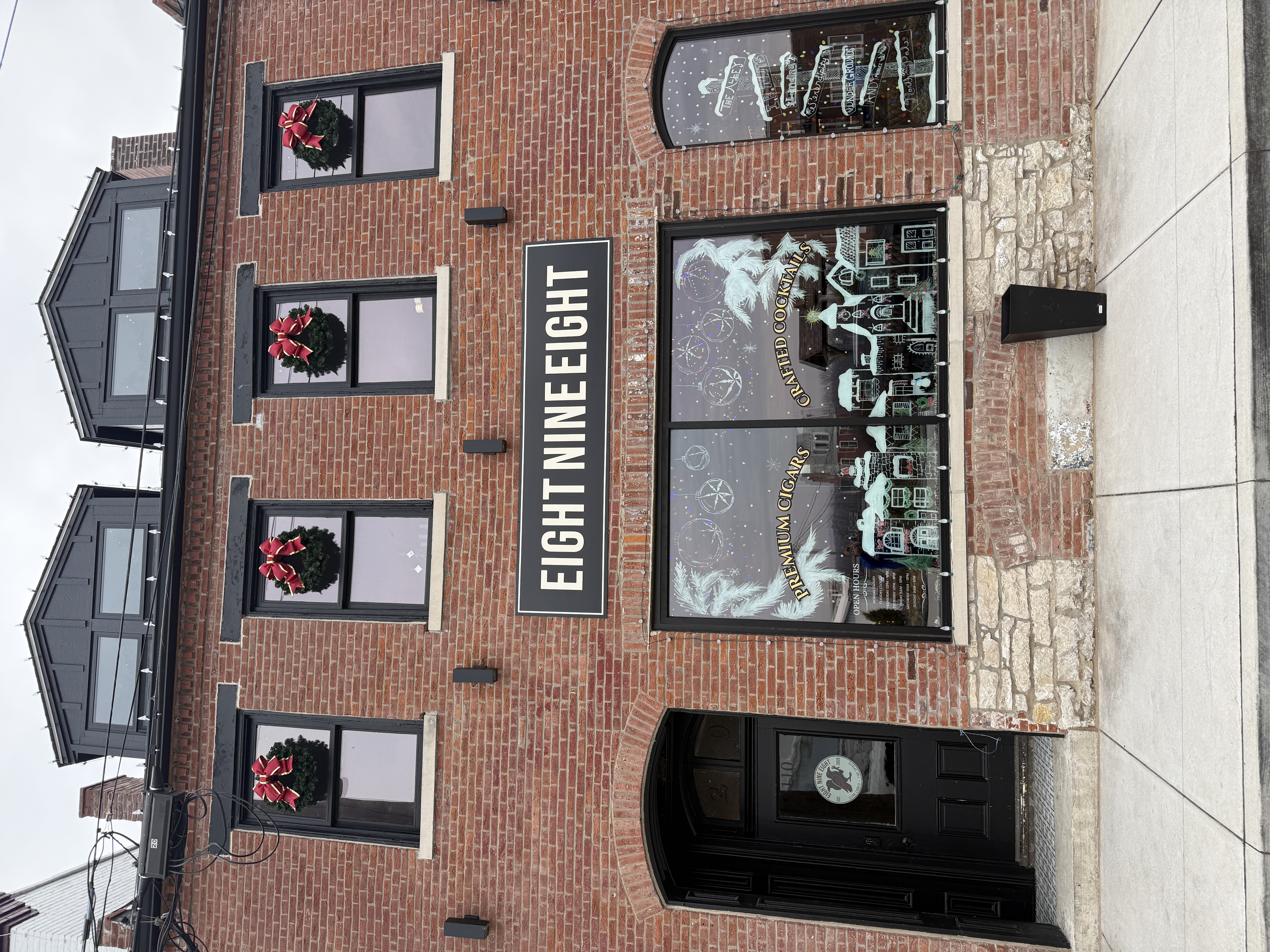 Eight Nine Eight Cigar Lounge & Bar