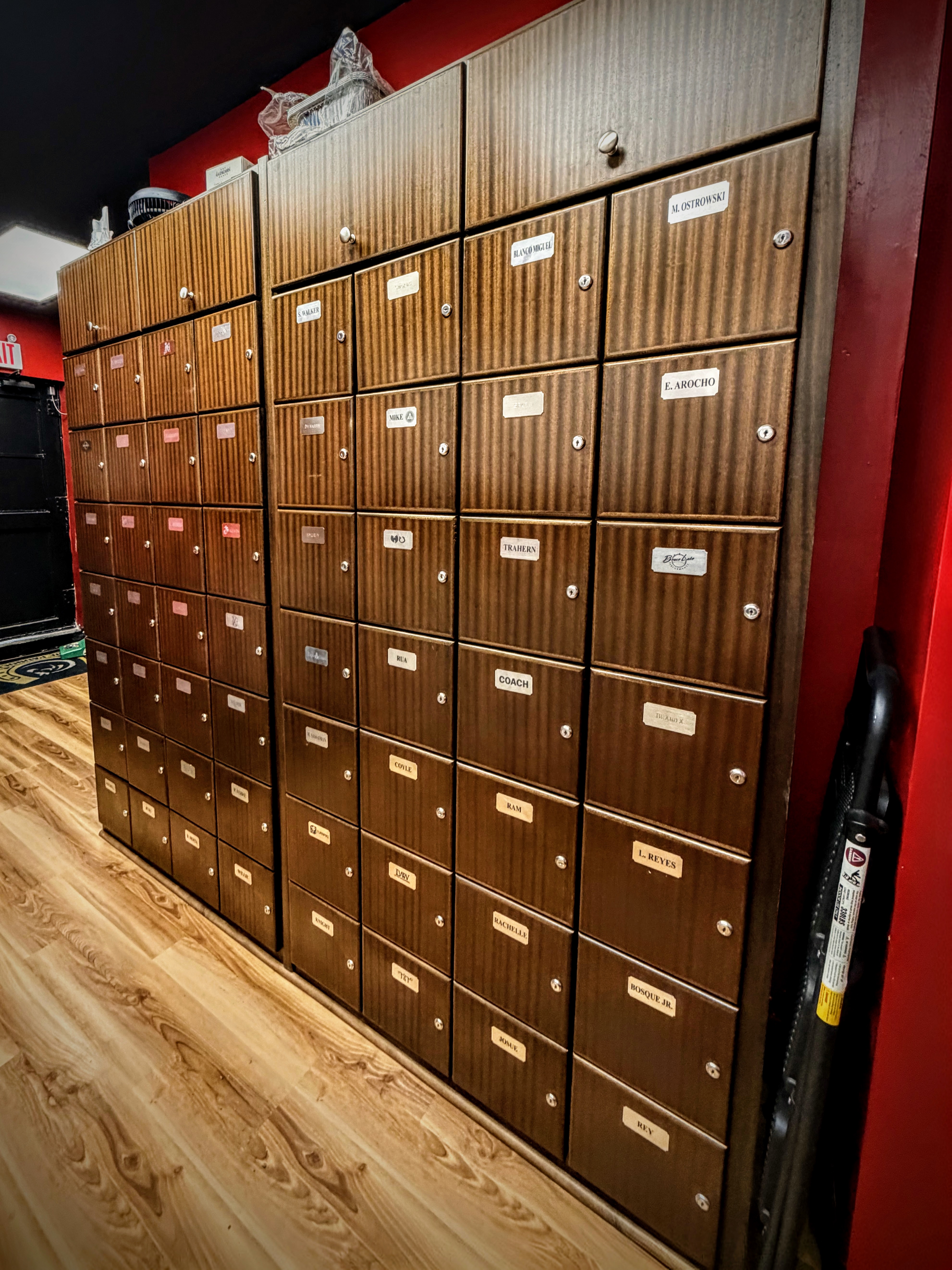 Mane Street Cigars & Lounge