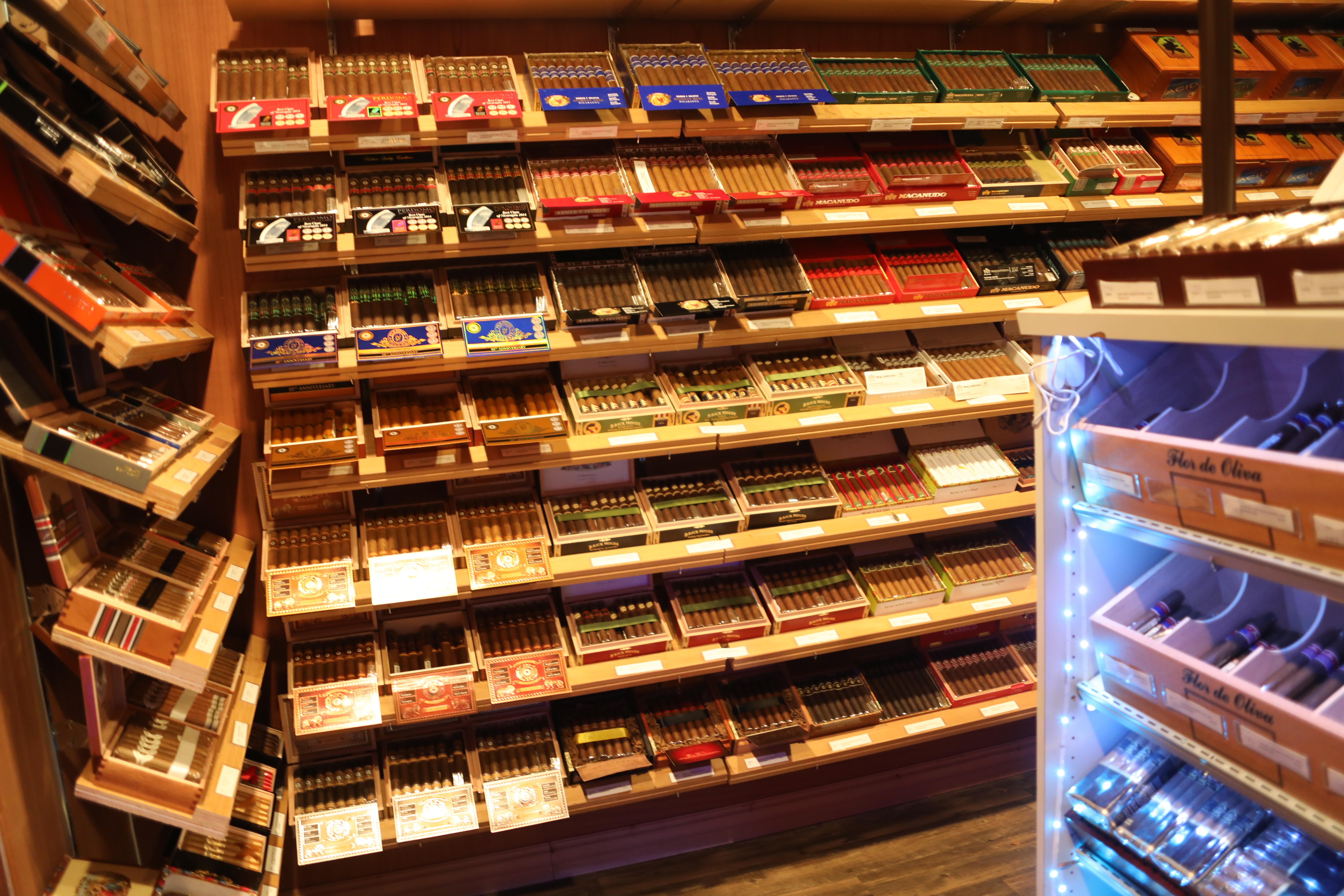 Haskins Hideout Cigar And Bourbon Lounge